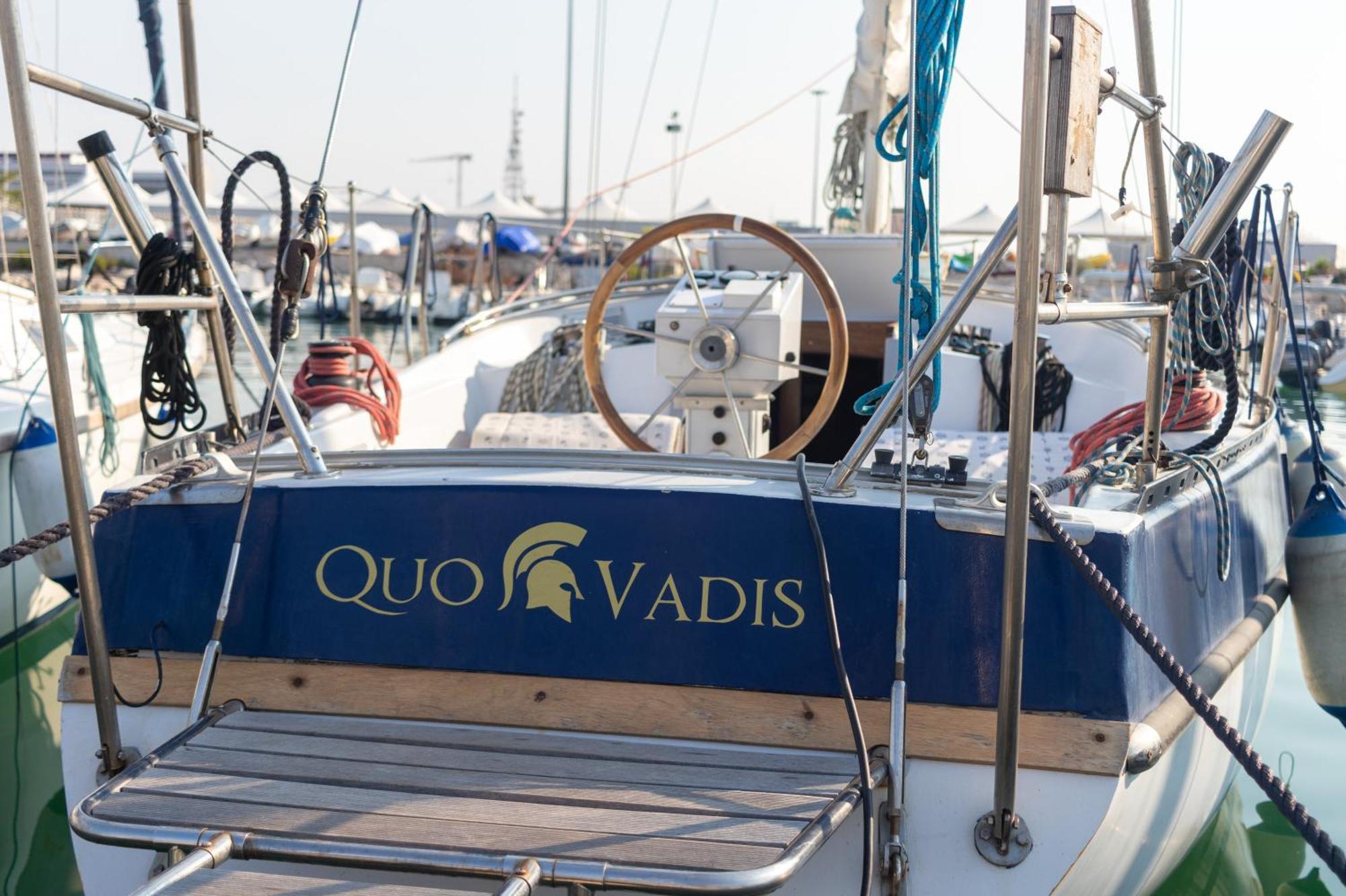 Hotel Quo Vadis Yacht Bari Exterior foto